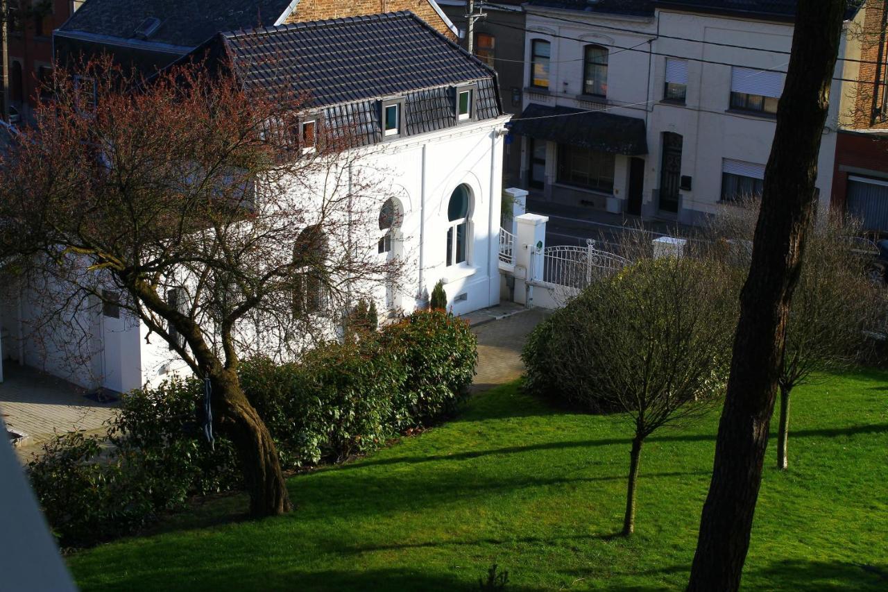 Gite De La Conciergerie Du Cheval Blanc Luttre Exterior foto